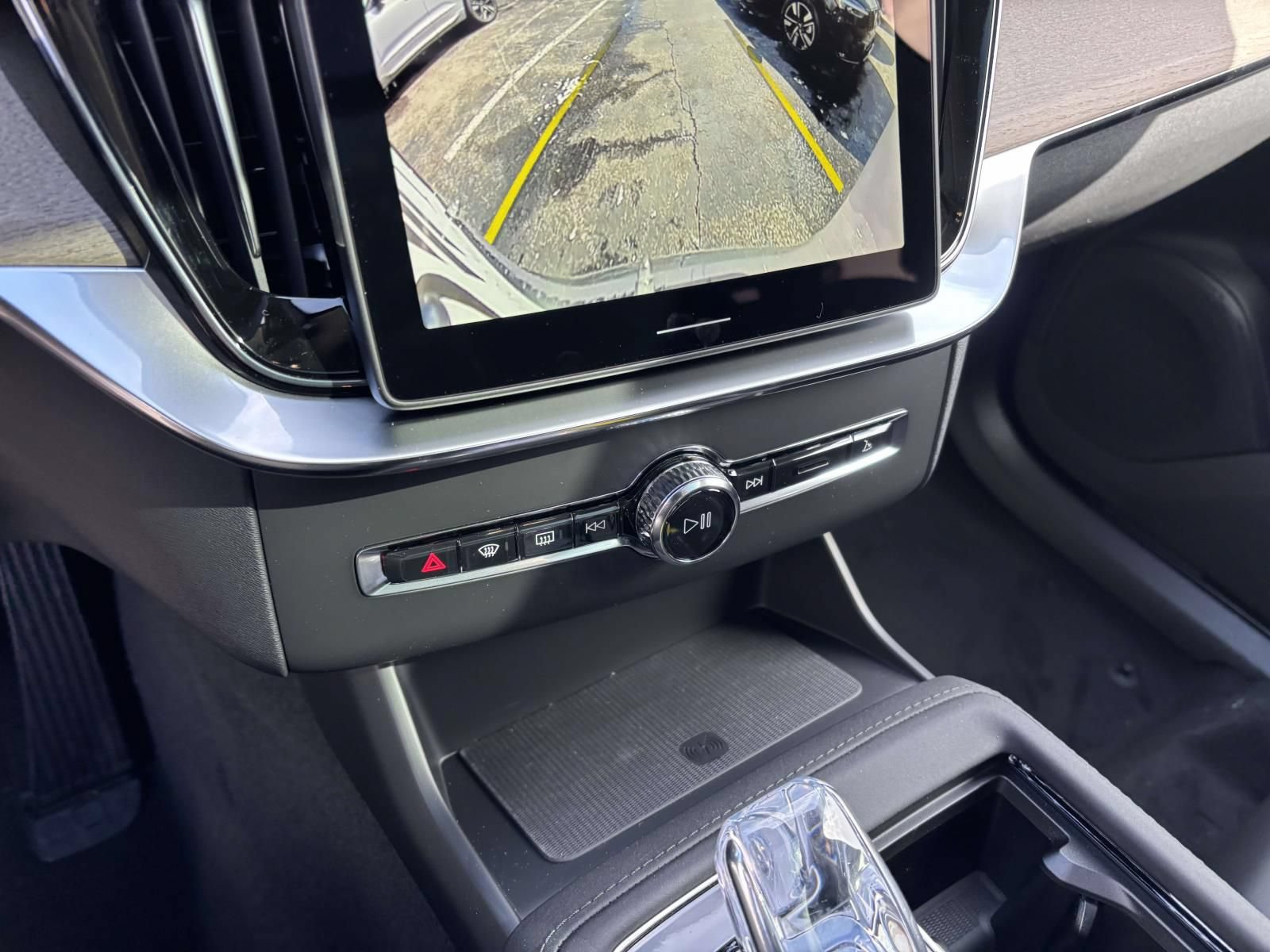New 2026 Volvo XC90 B6 Plus w/ Protection Package Premier AWD/4WD image 22