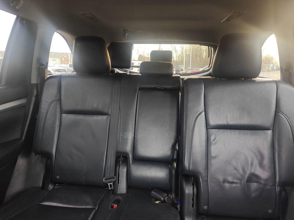Used 2016 Toyota Highlander XLE image 12