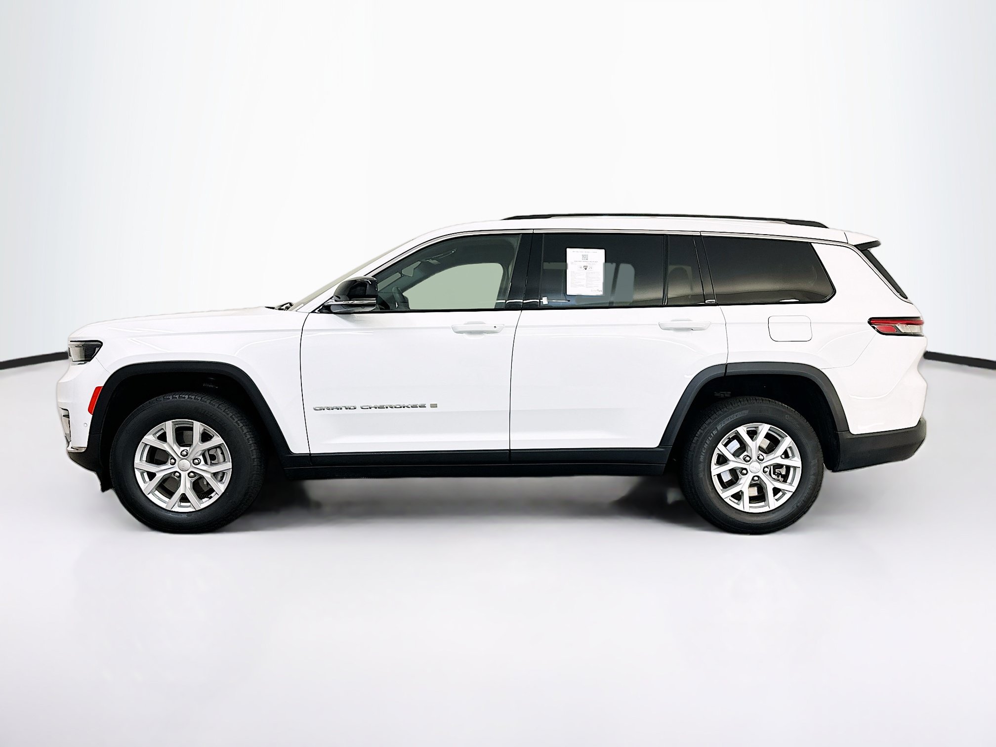 Used 2023 Jeep Grand Cherokee L Limited w/ Luxury Tech Group II AWD/4WD image 4
