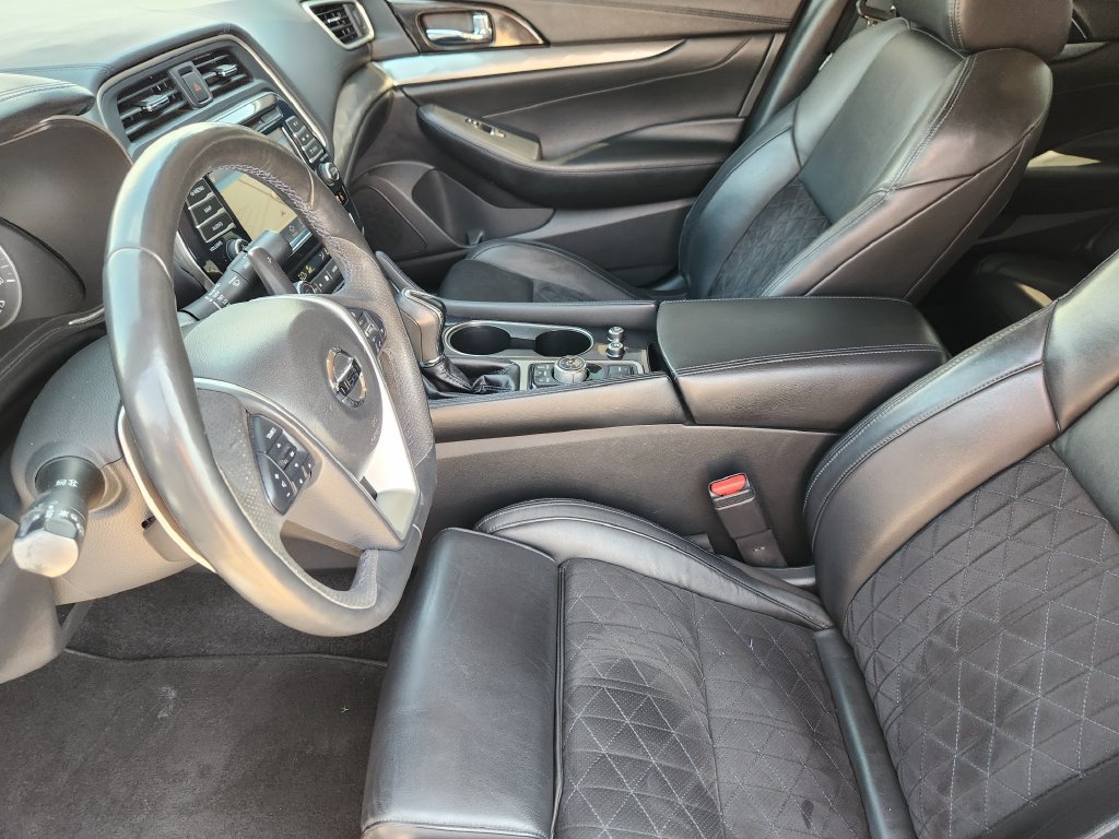 Used 2018 Nissan Maxima SR w/ Midnight Edition FWD image 8