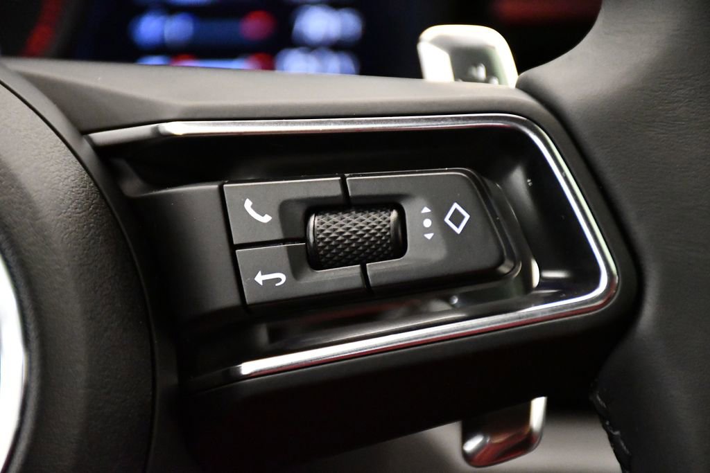 Used 2025 Porsche Macan image 26