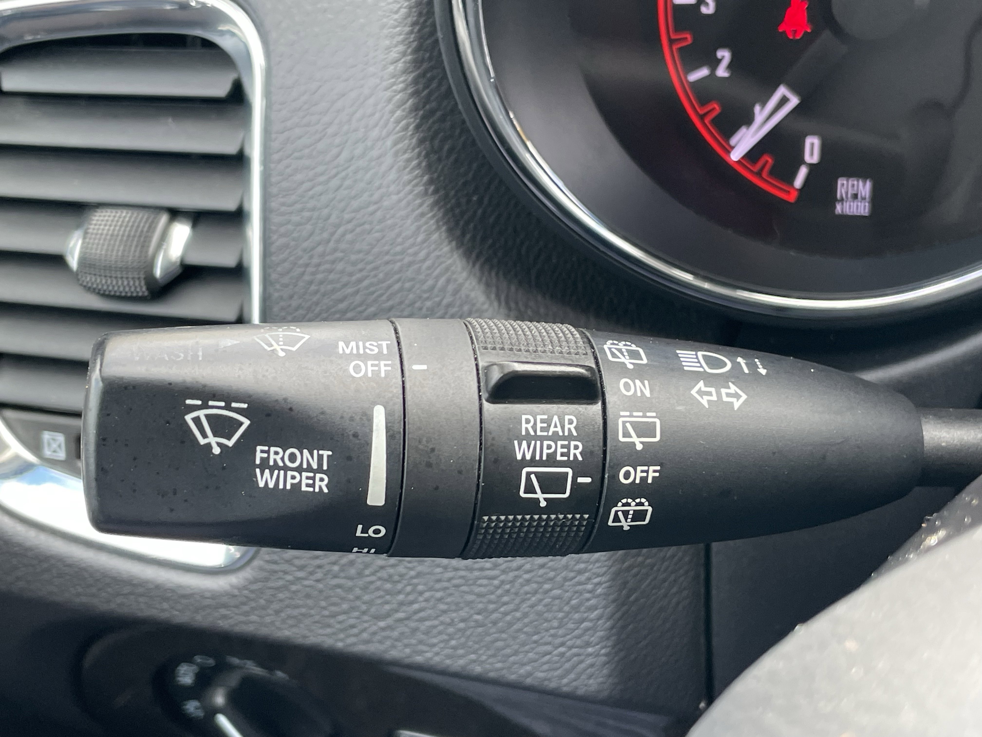 Used 2016 Dodge Durango Limited w/ Nav & Power Liftgate Group image 18