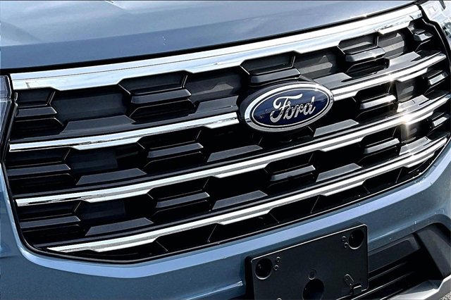 Used 2025 Ford Explorer Active w/ Active Comfort Package image 34