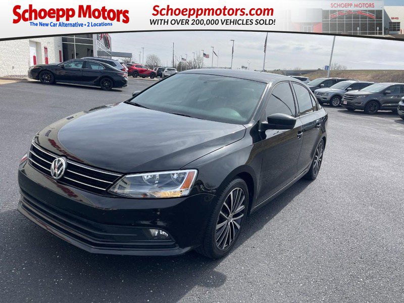 Used 2016 Volkswagen Jetta Sport image 1