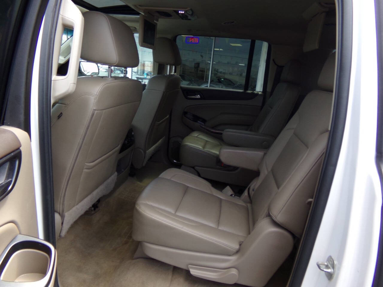 Used 2018 GMC Yukon XL SLT w/ Open Road Package image 9