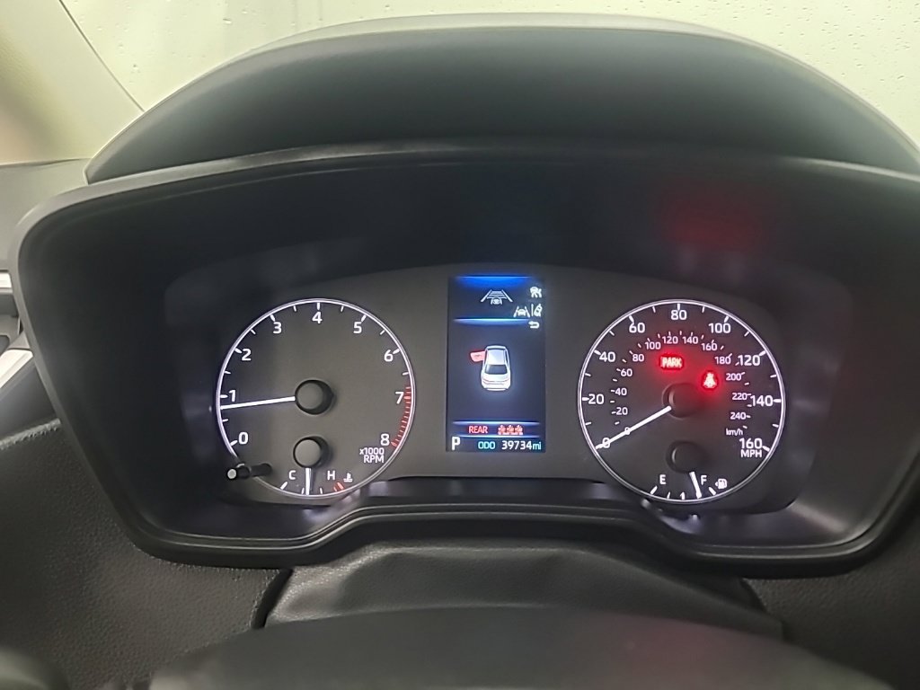 Used 2025 Toyota Corolla LE FWD image 31