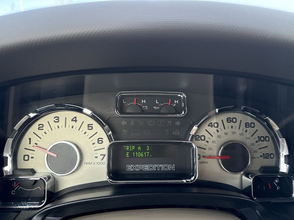 Used 2014 Ford Expedition EL XLT w/ Equipment Group 202A image 19