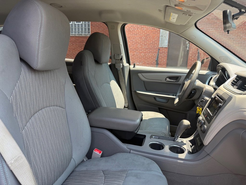 Used 2016 Chevrolet Traverse LS FWD image 10