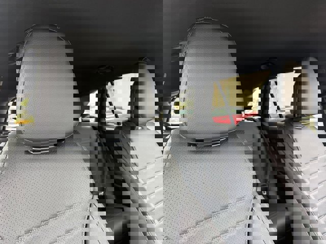 Used 2025 Mercedes-Benz GLC 300 4MATIC image 7