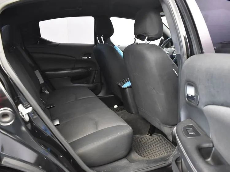 Used 2013 Dodge Avenger SXT image 17