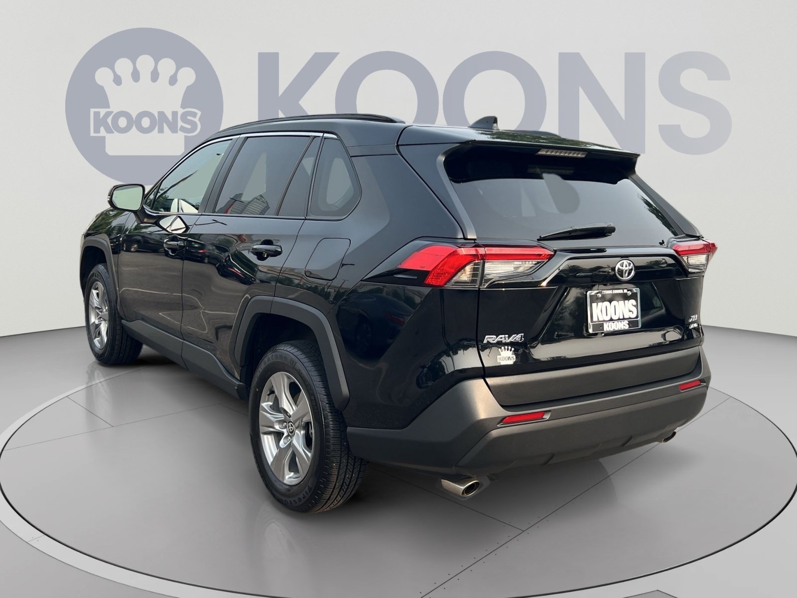 Used 2025 Toyota RAV4 XLE AWD/4WD image 4