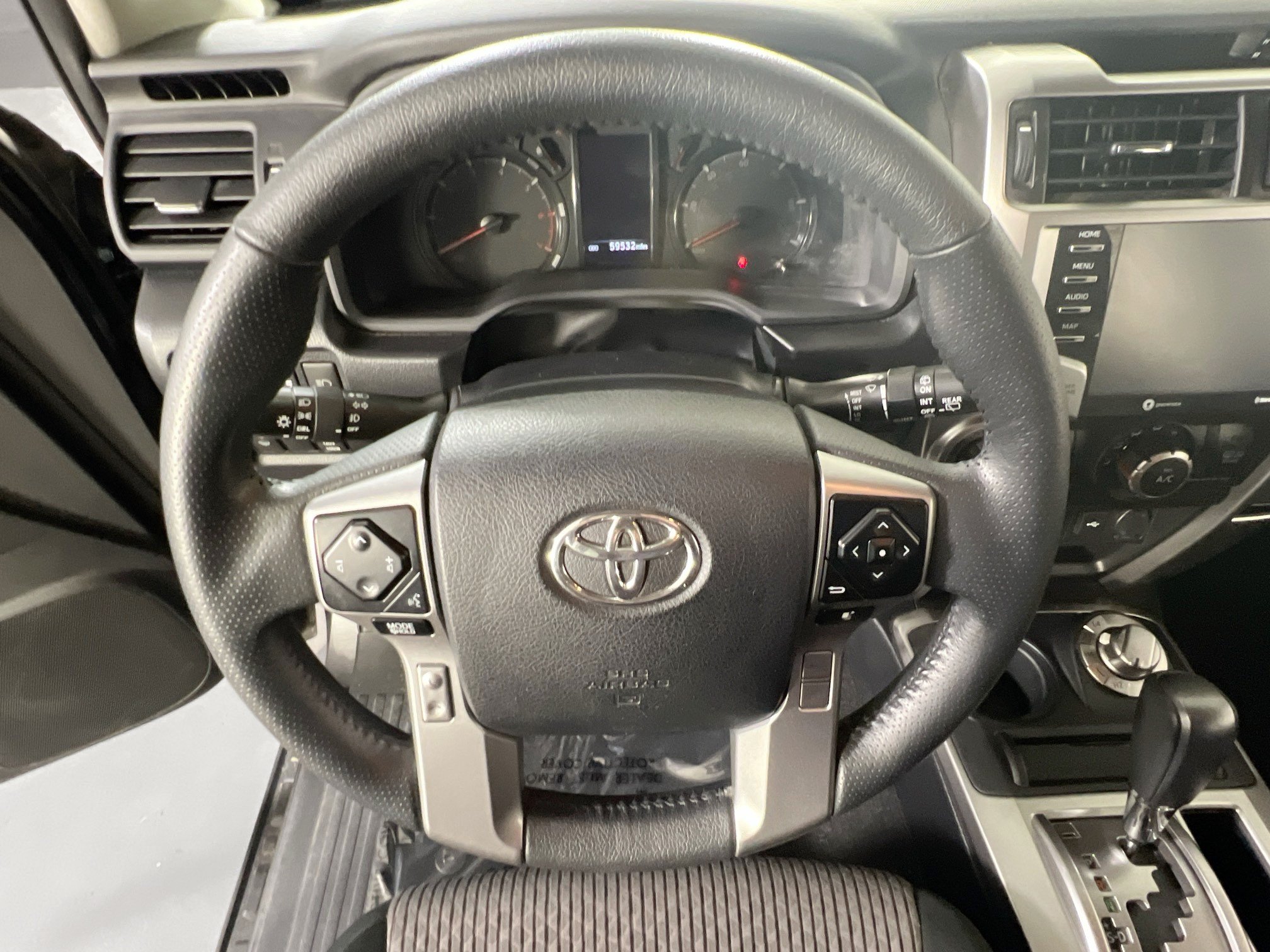 Used 2020 Toyota 4Runner SR5 AWD/4WD image 11