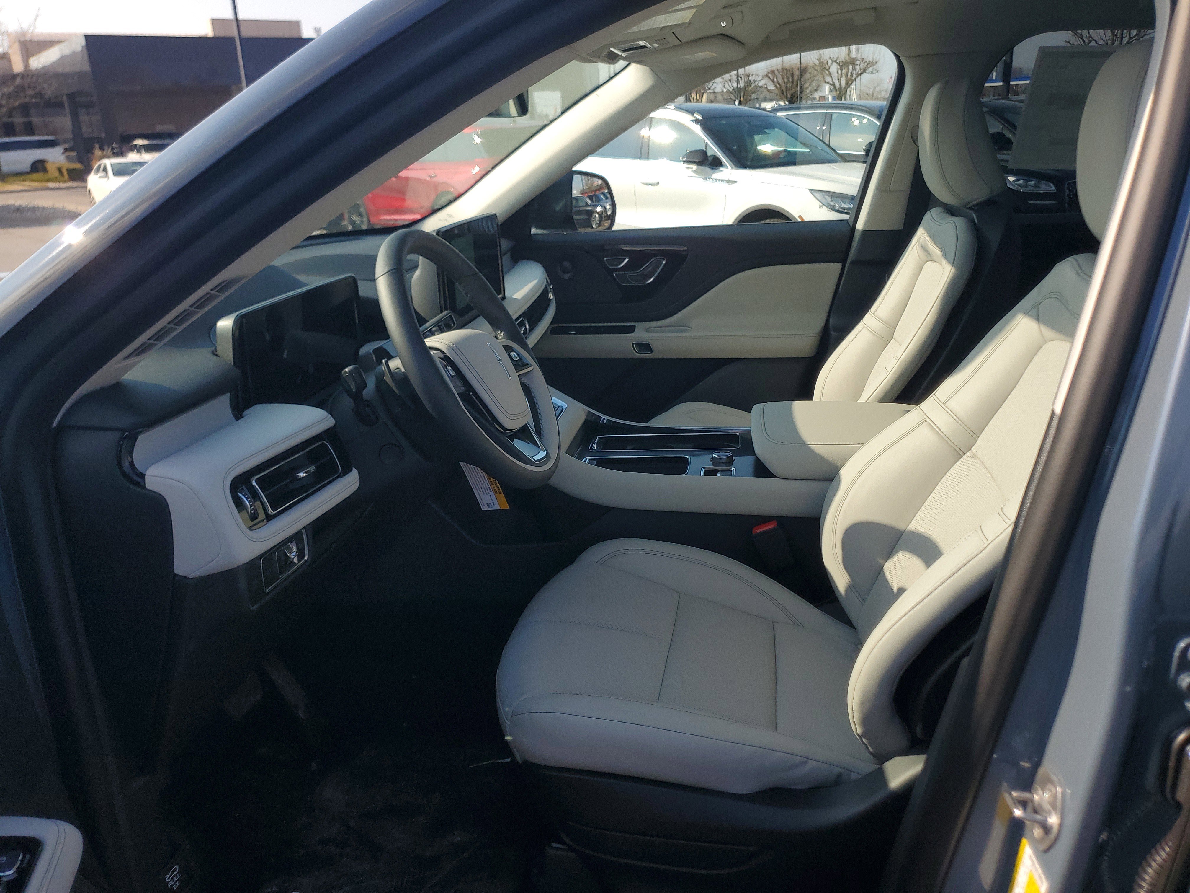 New 2026 Lincoln Aviator Reserve w/ Jet Appearance Package image 11