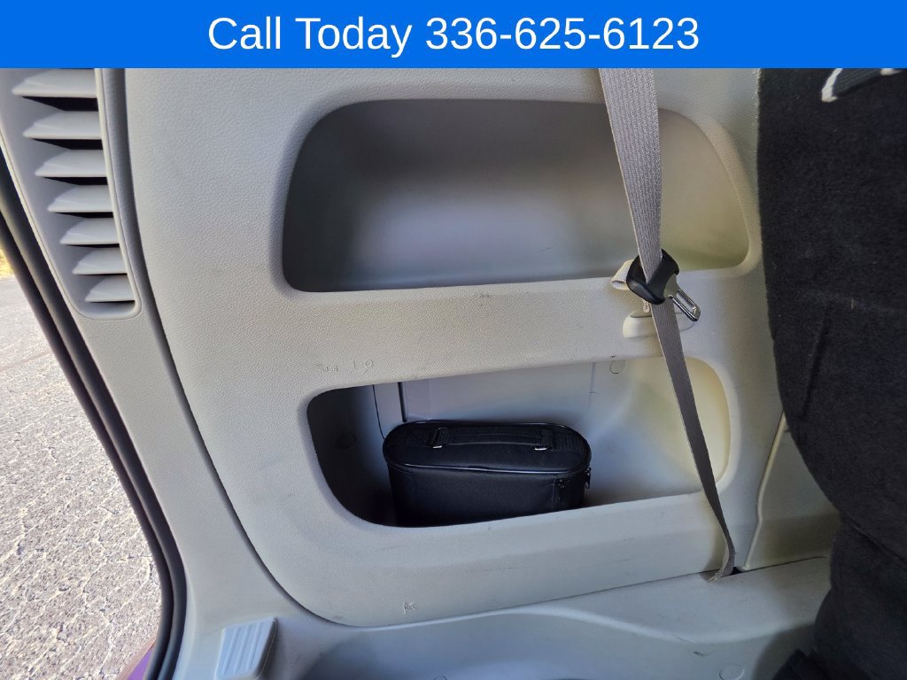 Used 2023 Chrysler Voyager LX FWD image 31