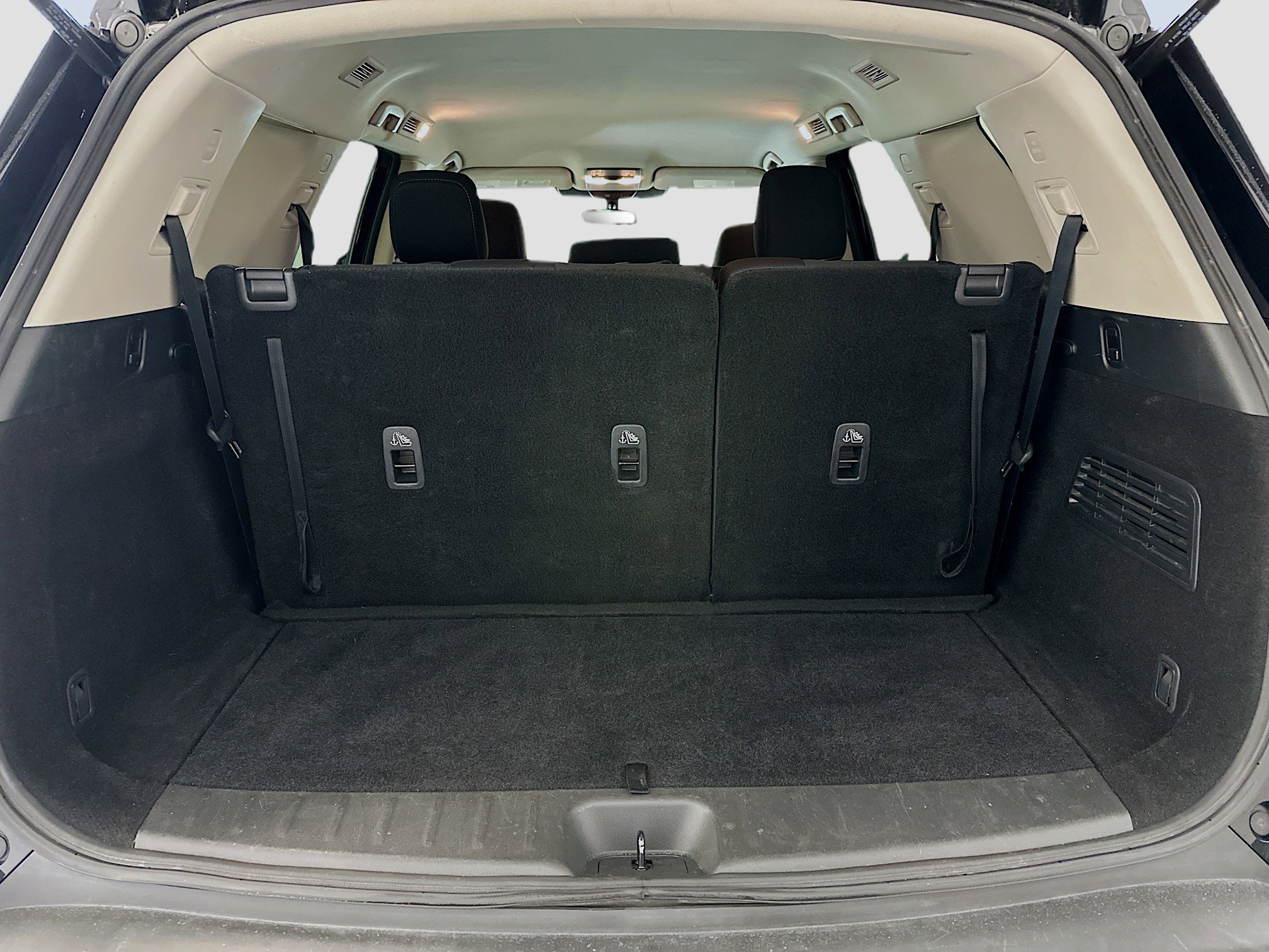 Used 2024 Nissan Pathfinder SV image 30