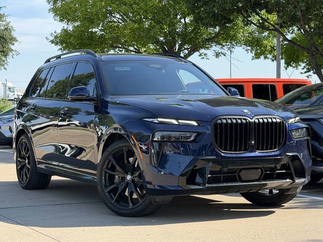 Used 2025 BMW X7 xDrive40i w/ M Sport Package AWD/4WD image 2