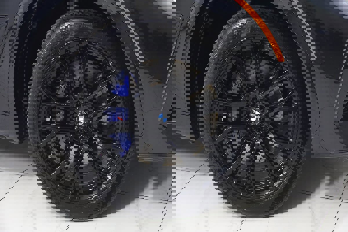 Used 2021 BMW X5 M w/ Executive Package image 21