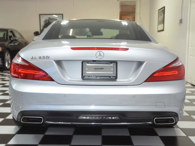 Used 2016 Mercedes-Benz SL 550 550 w/ Driver Assistance Package image 8