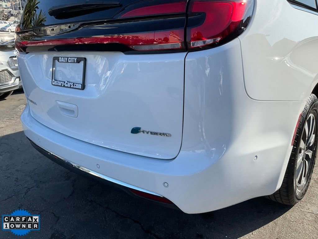 Used 2022 Chrysler Pacifica Limited w/ Uconnect Theater Family Group image 88
