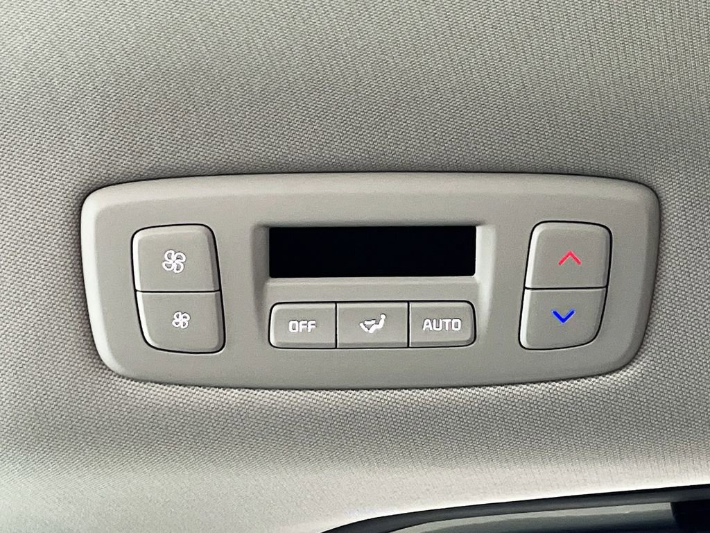 Certified 2025 Kia Carnival SX FWD image 32