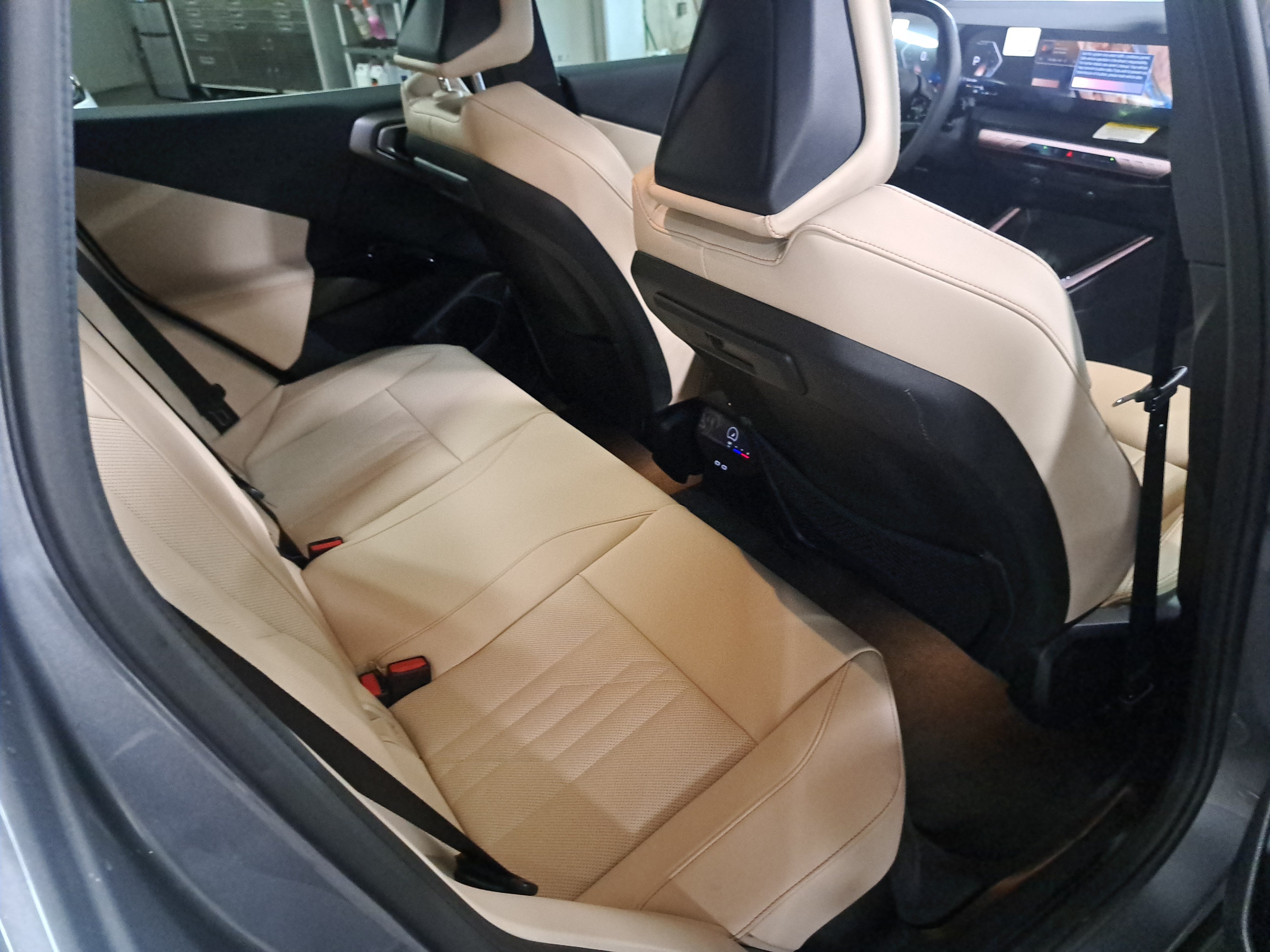Certified 2026 BMW X3 xDrive30i w/ Premium Package AWD/4WD image 12