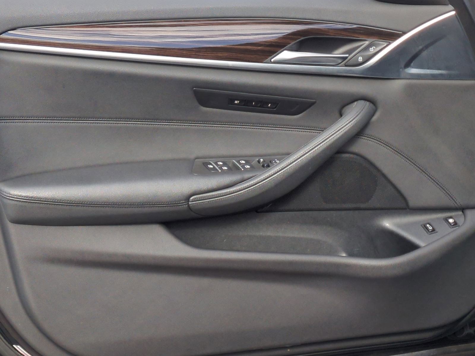 Used 2019 BMW 530e image 14