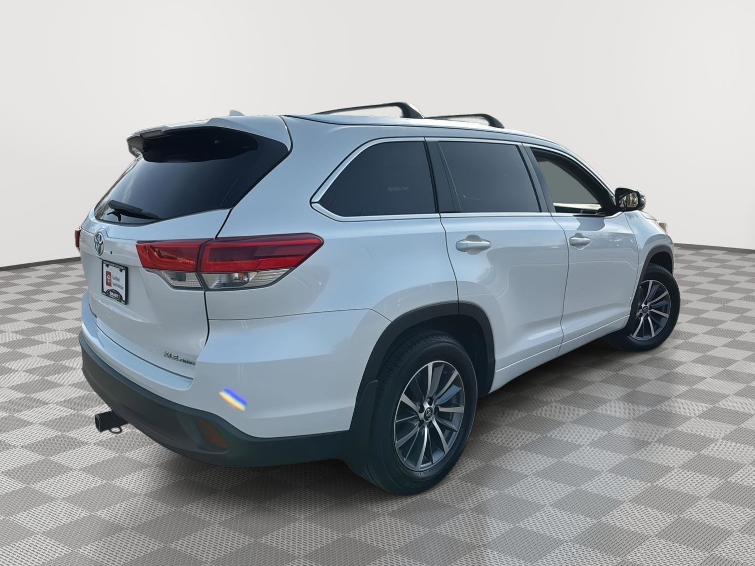 Used 2017 Toyota Highlander XLE image 10