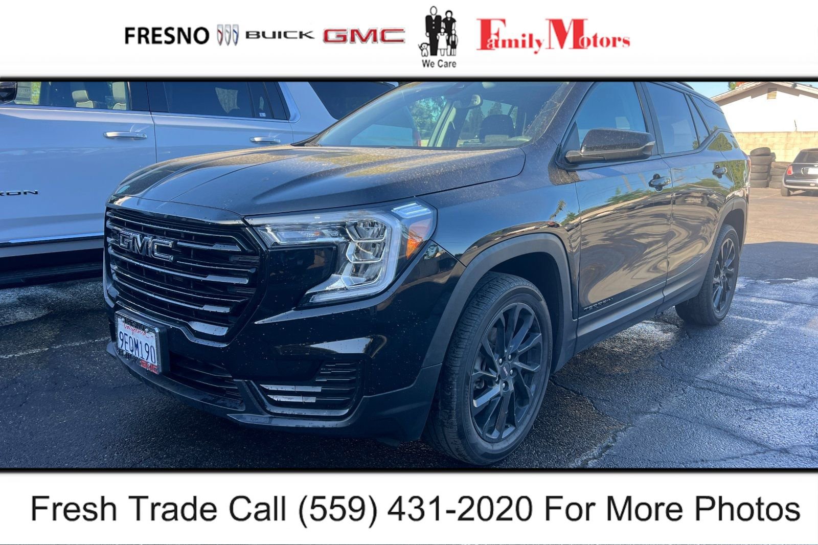 Used 2023 GMC Terrain SLE w/ Driver Convenience Package image 3