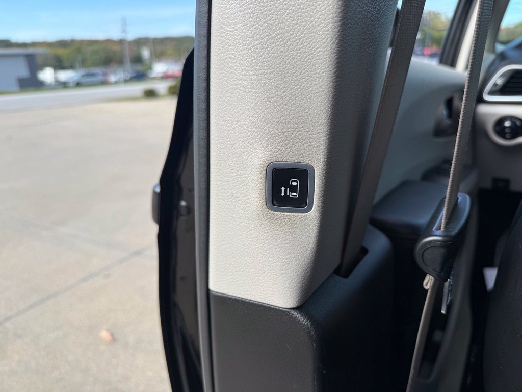 Used 2019 Chrysler Pacifica Touring-L Plus w/ Advanced Safetytec Group FWD image 49