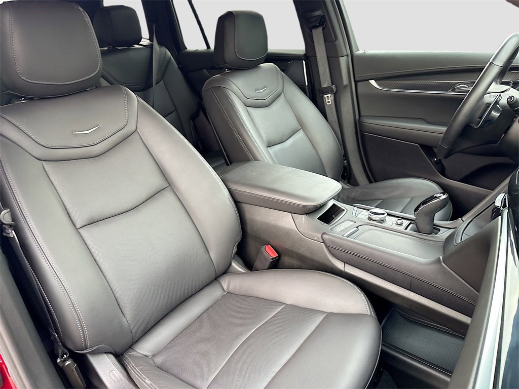 Used 2024 Cadillac XT6 Sport w/ Technology Package image 31