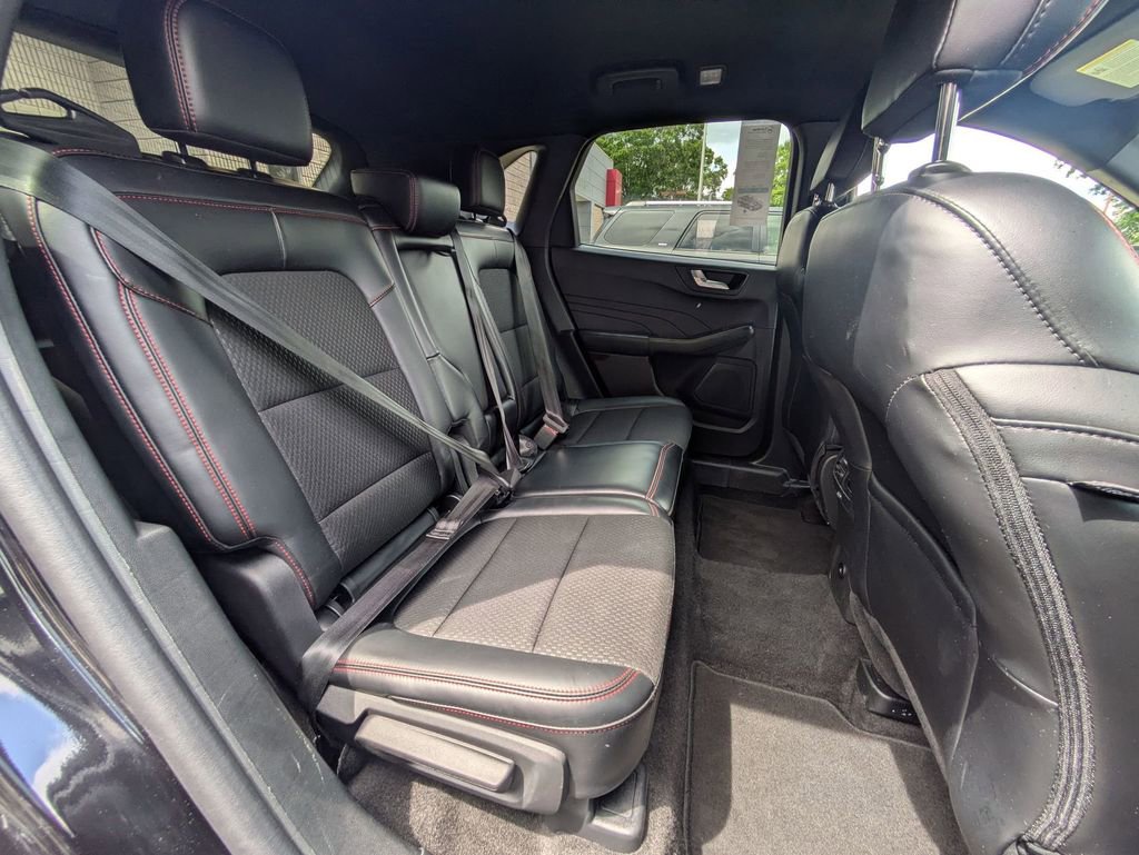 Used 2025 Ford Escape ST-Line AWD/4WD image 29