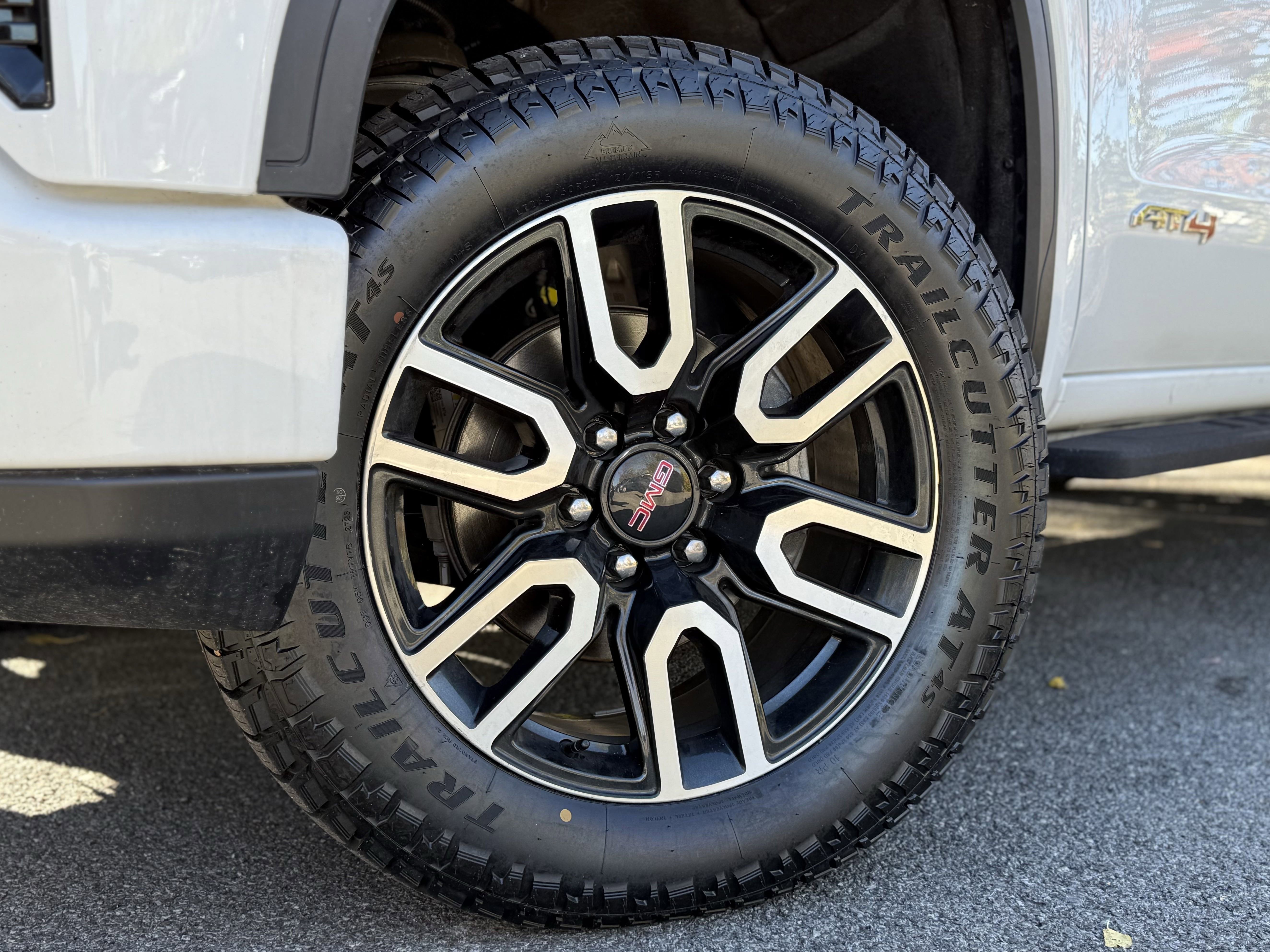 Used 2024 GMC Sierra 1500 AT4 w/ AT4 Premium Package image 7