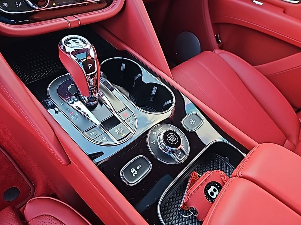 Used 2022 Bentley Bentayga image 31
