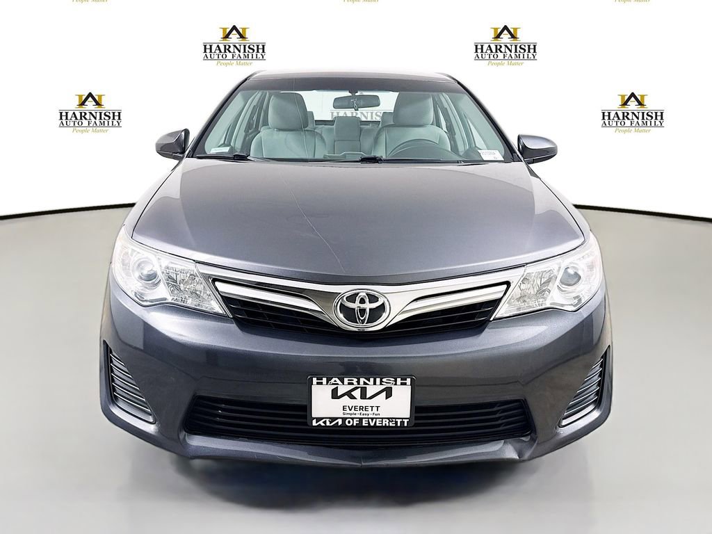 Used 2013 Toyota Camry LE FWD image 2