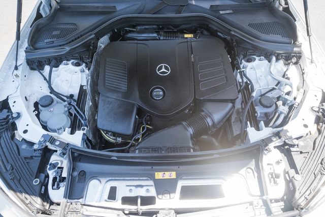 Certified 2025 Mercedes-Benz GLC 300 4MATIC w/ Driver Assistance Package image 19