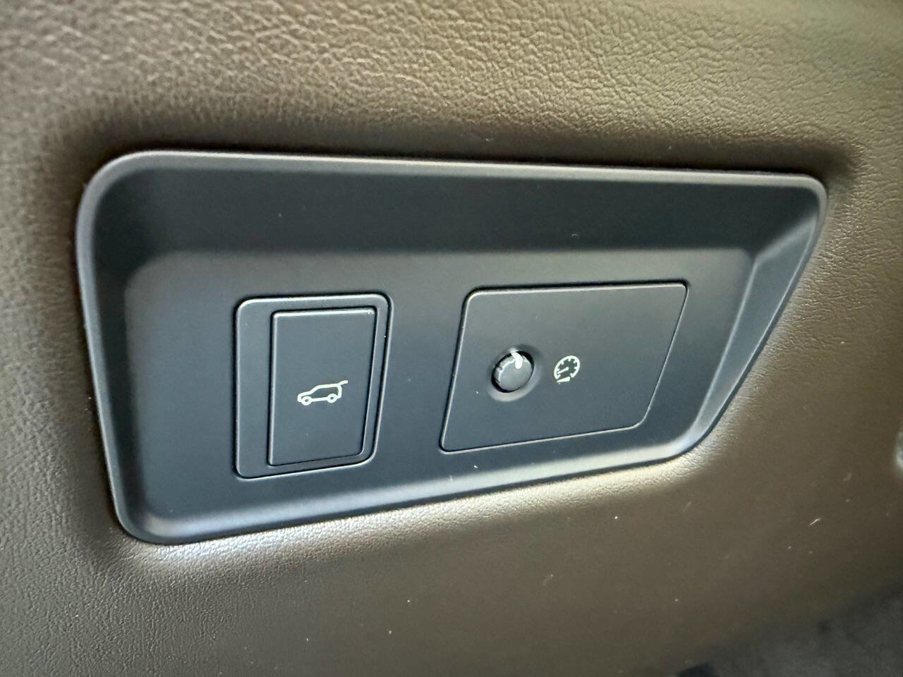 Used 2019 Land Rover Range Rover Sport SE image 44