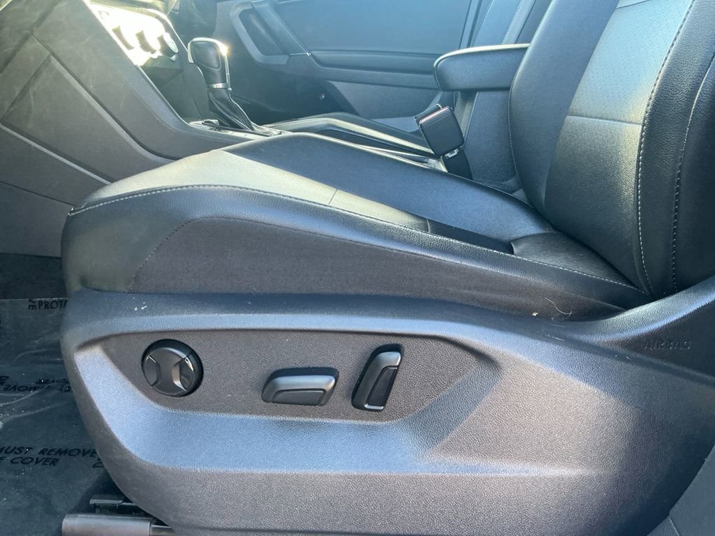 Used 2018 Volkswagen Tiguan SE image 23
