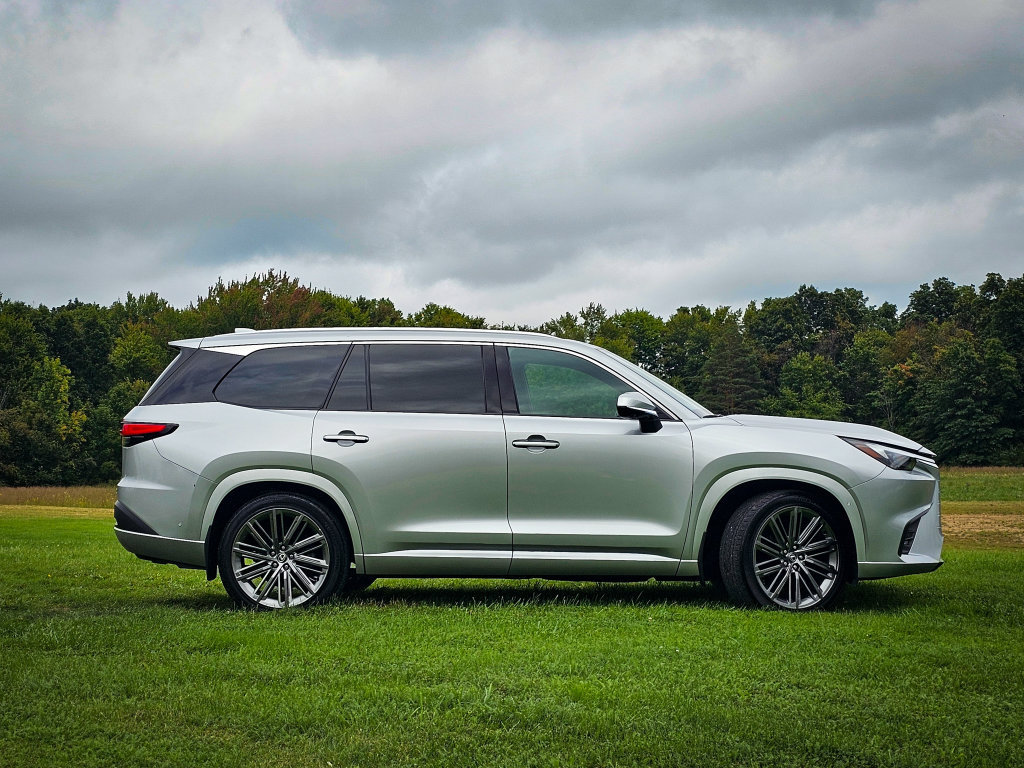 Used 2024 Lexus TX 350 AWD w/ Technology Package image 2