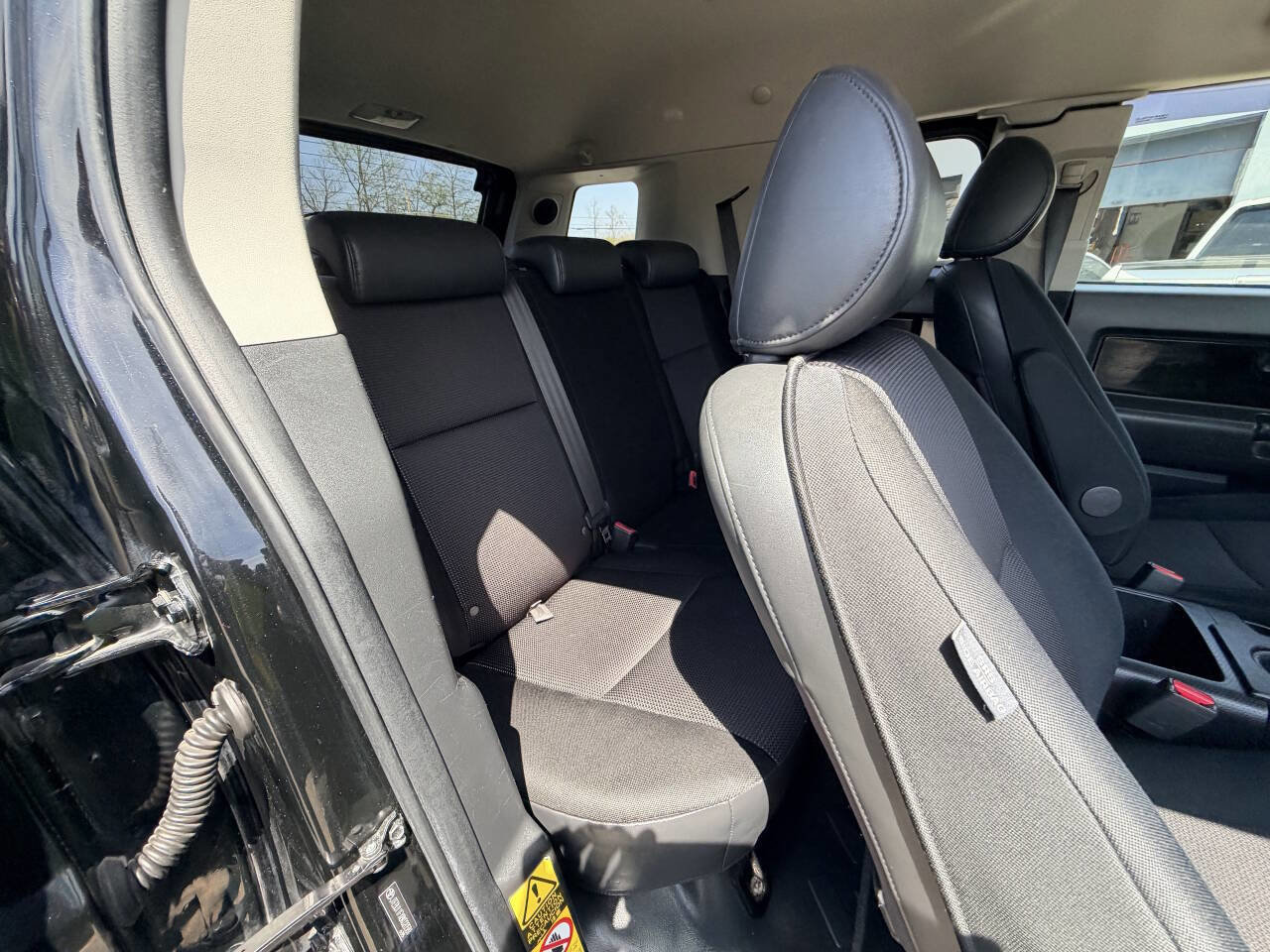 Used 2008 Toyota FJ Cruiser 4WD image 15