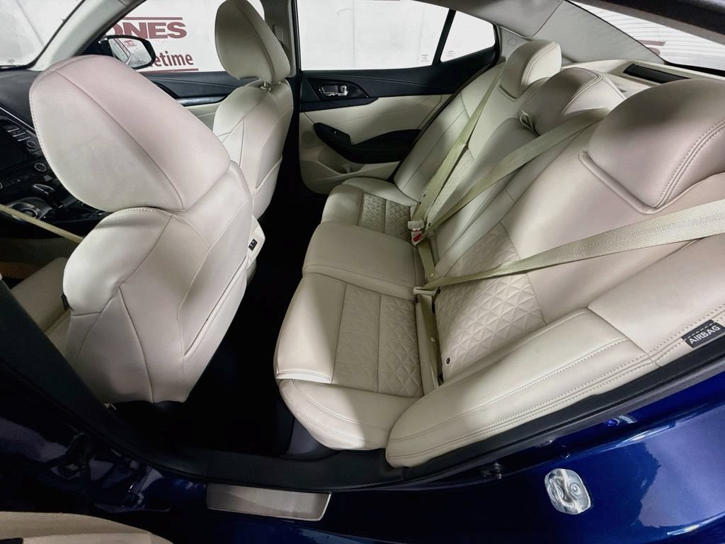 Certified 2019 Nissan Maxima Platinum w/ Sport Mat Group FWD image 29