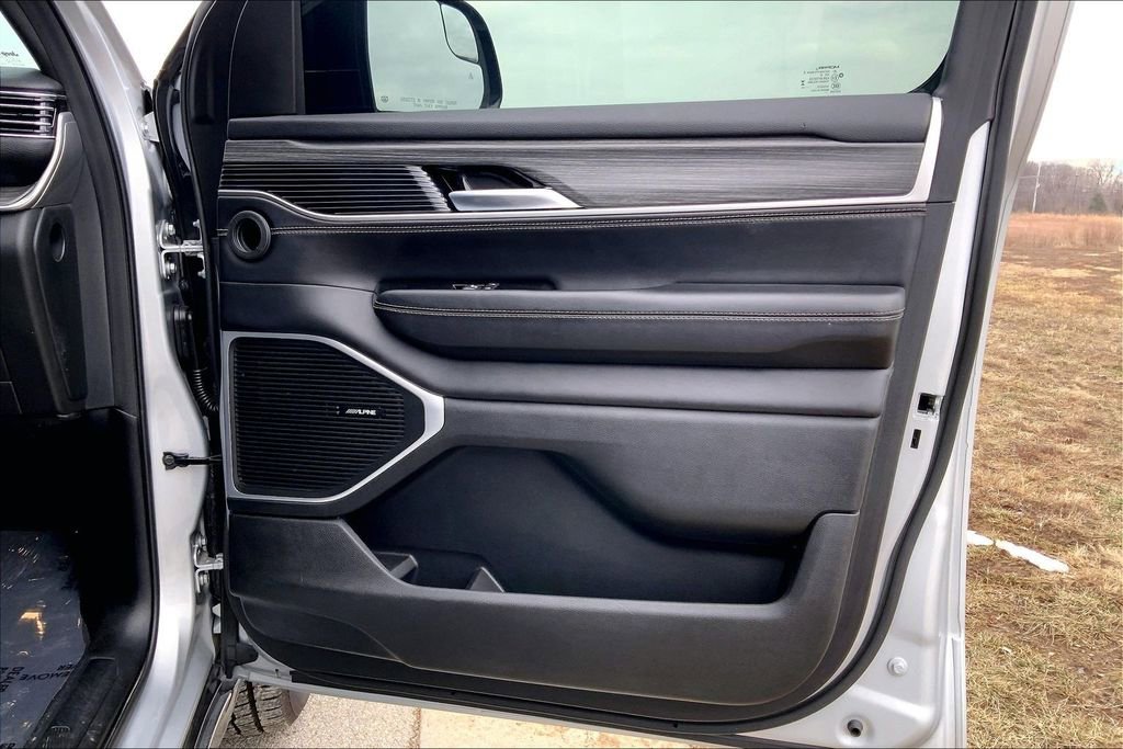 Used 2023 Jeep Wagoneer Series II image 23