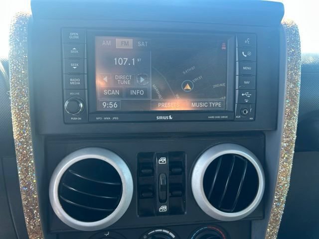 Used 2009 Jeep Wrangler Unlimited Sahara w/ Dual Top Group AWD/4WD image 9