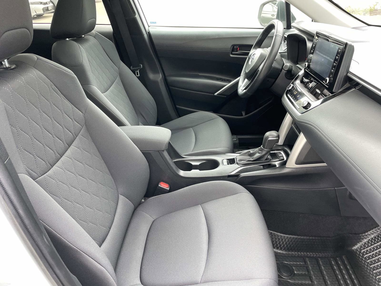 Used 2022 Toyota Corolla Cross LE image 21