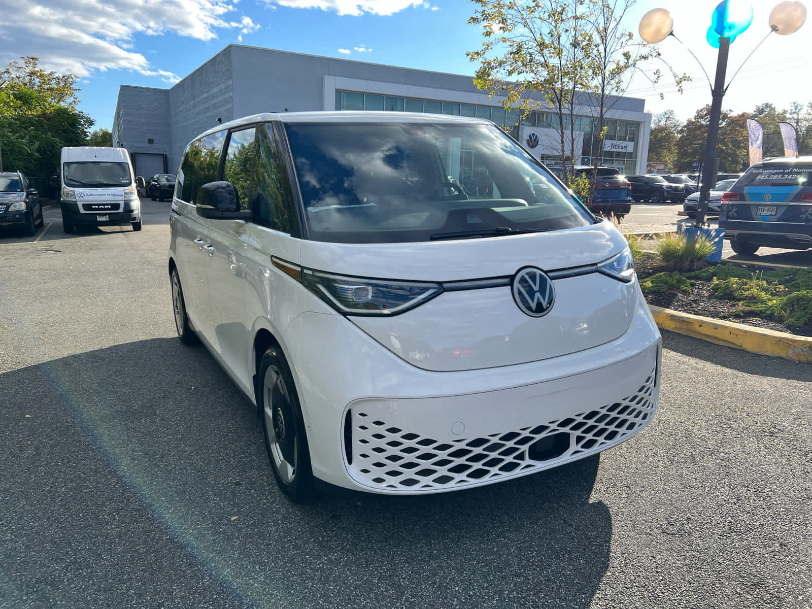 New 2025 Volkswagen ID. Buzz Pro S