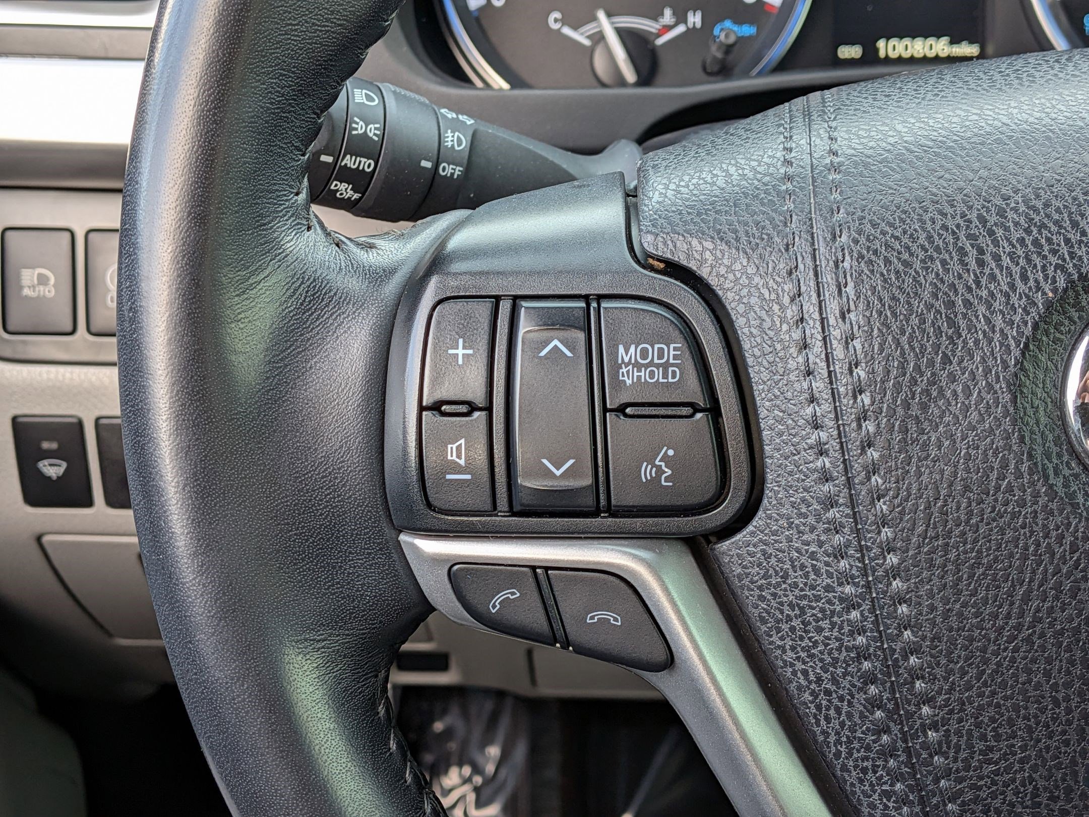 Used 2019 Toyota Highlander XLE image 19