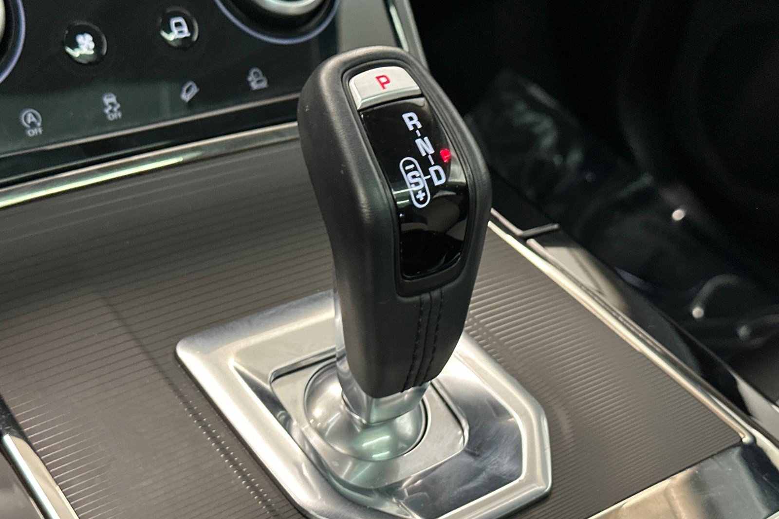 Used 2022 Land Rover Range Rover Evoque R-Dynamic S image 23