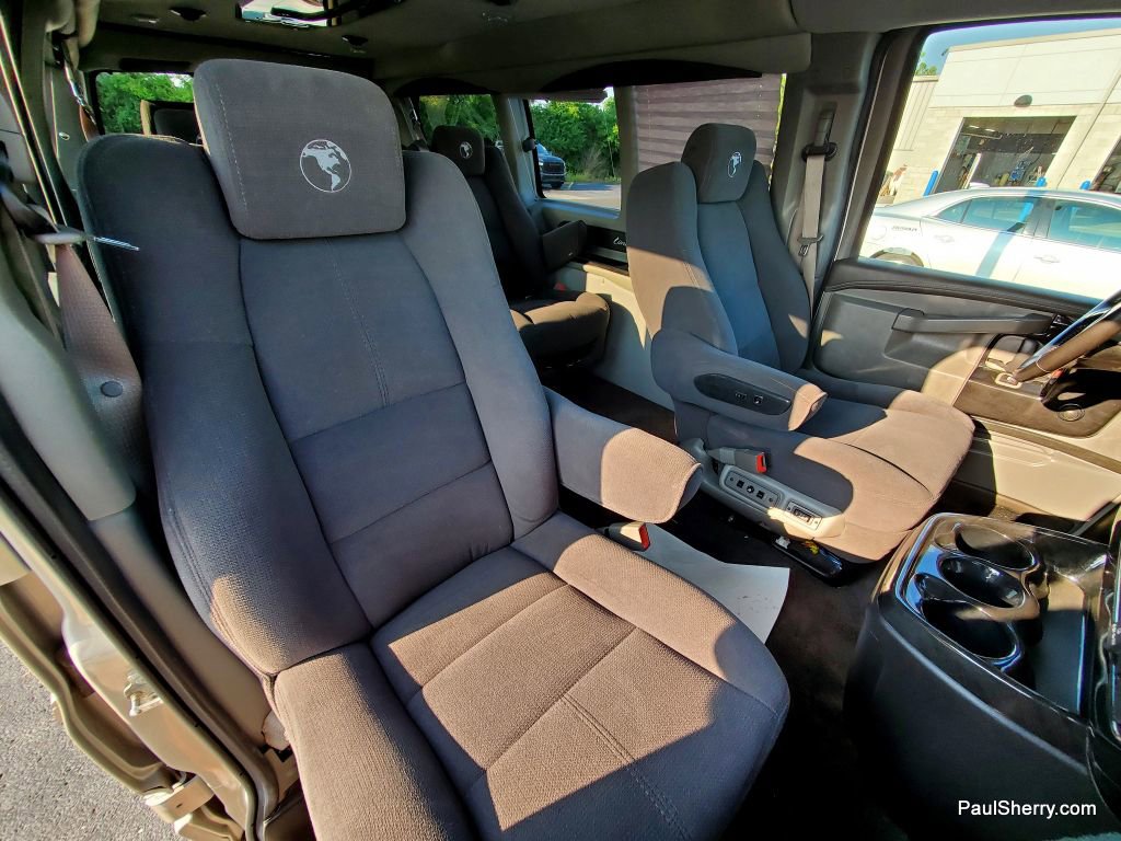 Used 2019 Chevrolet Express 2500 image 25