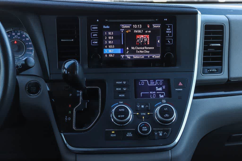 Used 2015 Toyota Sienna XLE w/ XLE Navigation Package FWD image 13