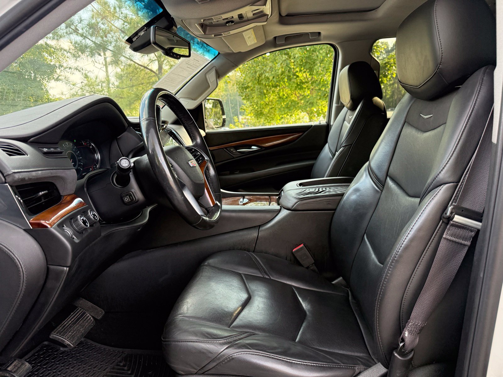 Used 2016 Cadillac Escalade Luxury AWD/4WD image 34