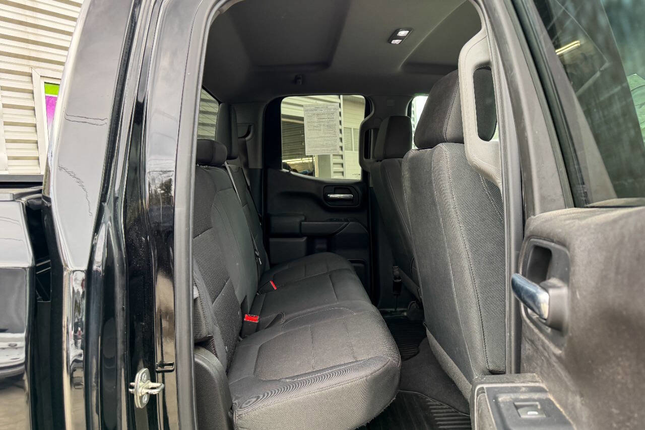 Used 2019 Chevrolet Silverado 1500 Custom w/ Custom Value Package AWD/4WD image 14